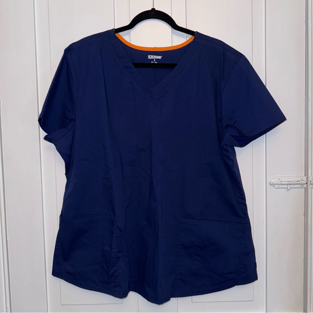 ✨scrubstar indigo scrub top✨